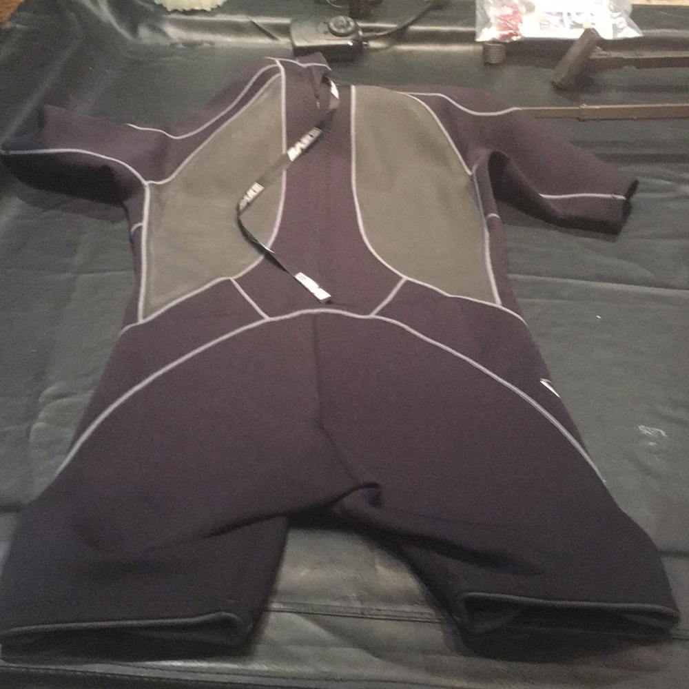 Wetsuit - Picture 4 of 8